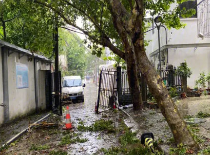 臺(tái)風(fēng)過(guò)后的地面清潔方案!